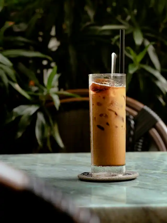 ca phe sua da vietnamese iced coffee