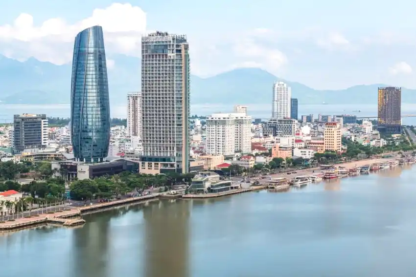 da nang han river skyline administrative center