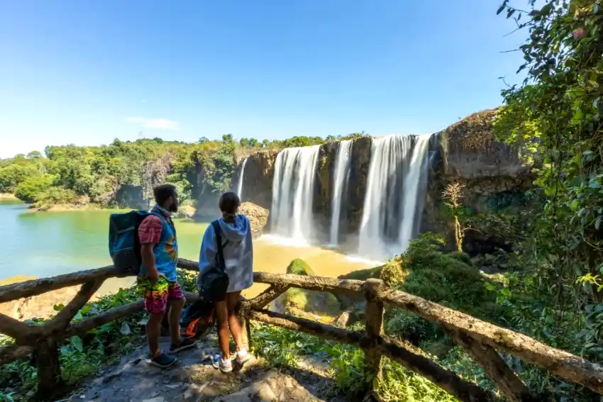 dray nur waterfall dak lak lookout