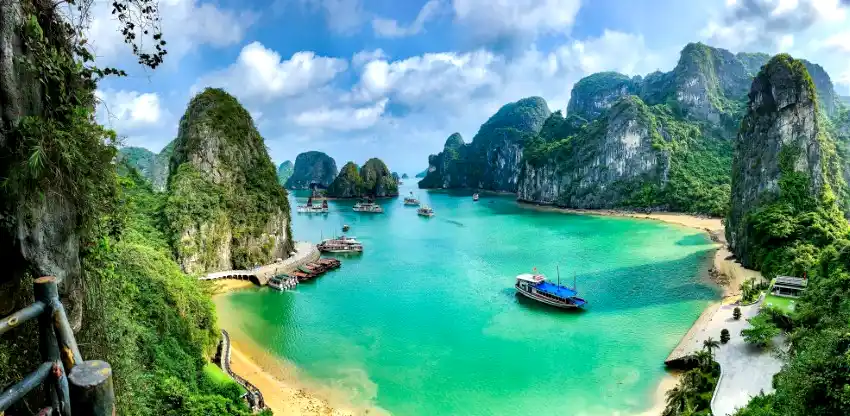 ha long bay ti top island viewpoint