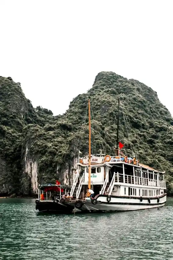 ha long bay traditional wooden junk boat
