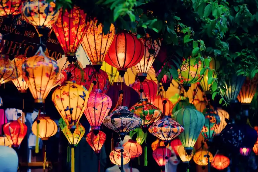 hoi an ancient town colorful lanterns