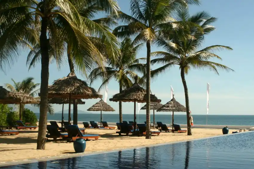 hoi an luxury beachfront hotel