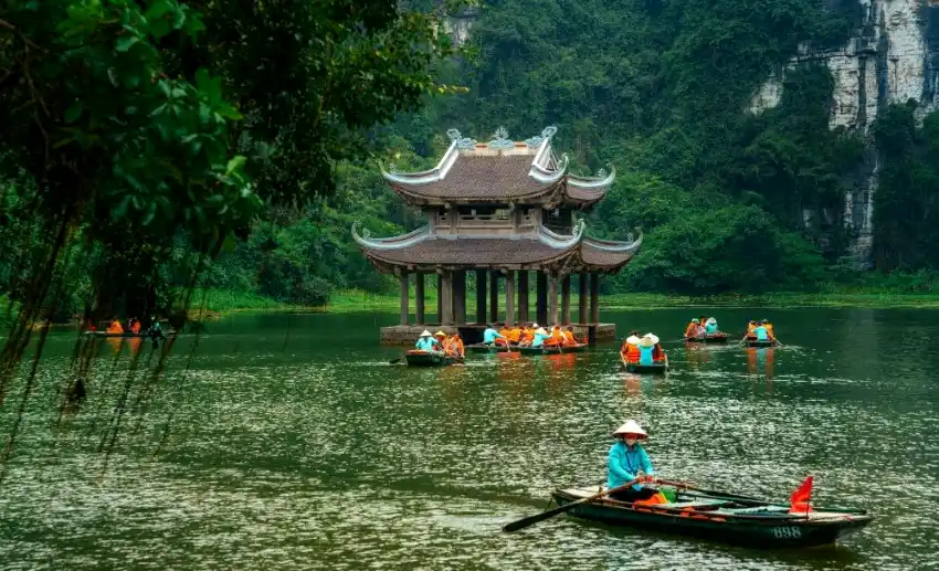 ninh binh limestone karsts river tour