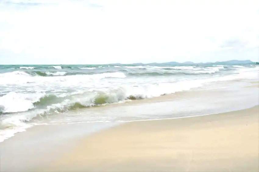 phu quoc long beach ocean waves