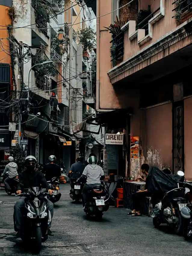 saigon hidden alleyway hem 330 motorbikes