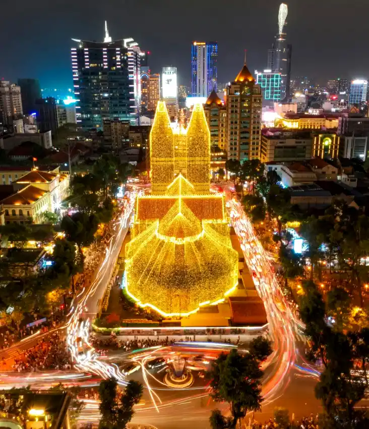 saigon notre dame cathedral christmas lights