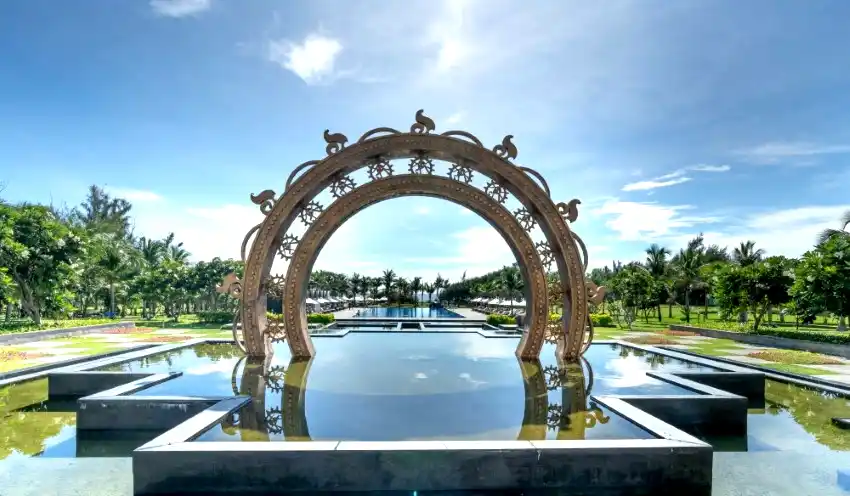 vietnam luxury resort dong son drum monument