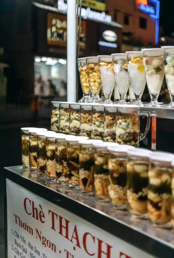 vietnamese che thach dessert cart night