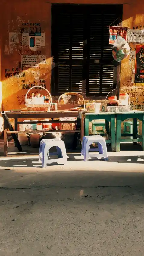 vietnamese roadside drink stall quan nuoc