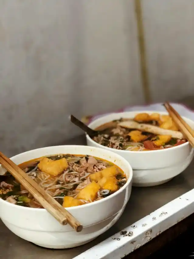 vietnamese vermicelli noodle soup tofu