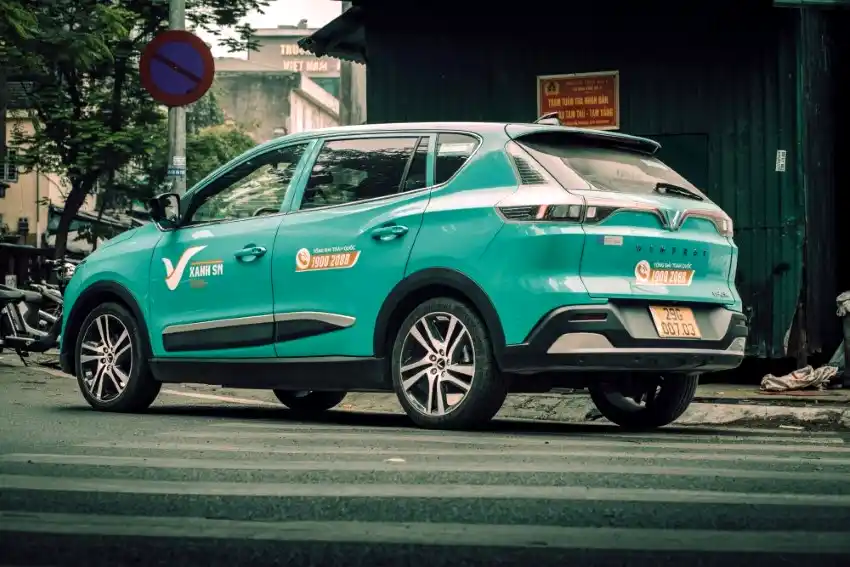 xanh sm electric taxi hanoi